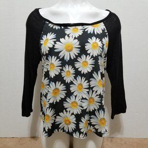 It's Me top Size? floral daisy baseball raglan 90s style mixed materials retro